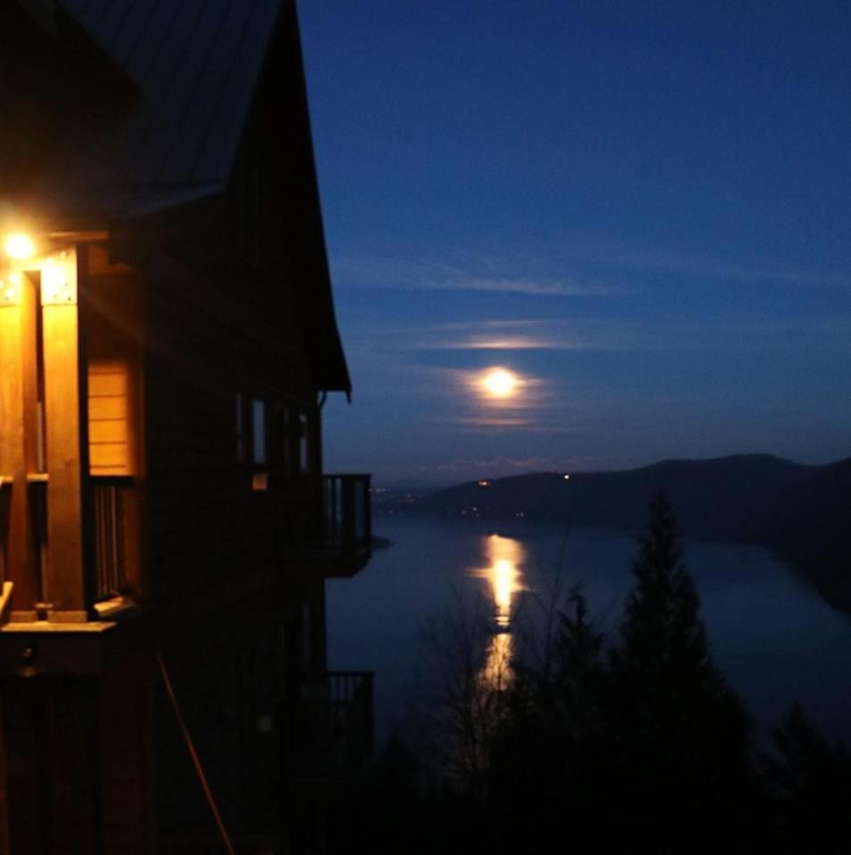 Moon Water Lodge Malahat Exterior foto