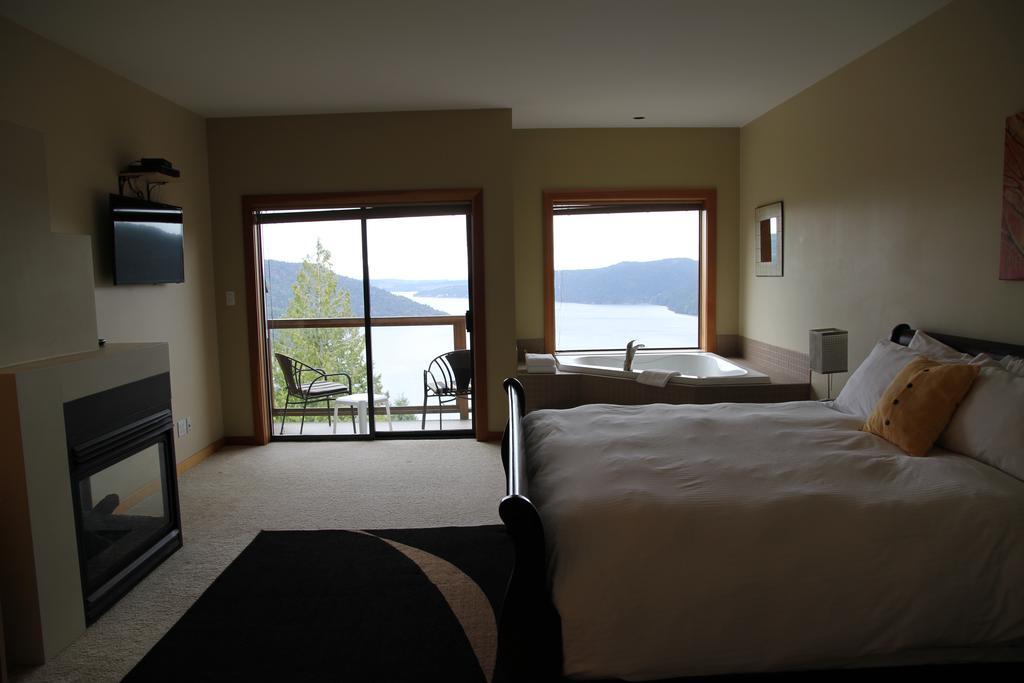 Moon Water Lodge Malahat Exterior foto